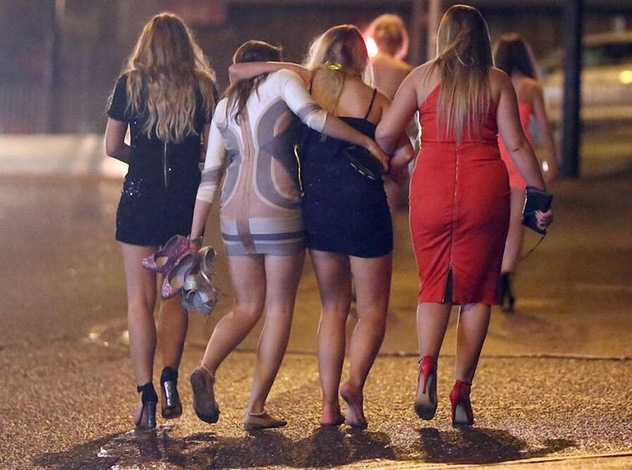 Betrunkene Frauen, wie man mit dem Alkoholkonsum aufhört